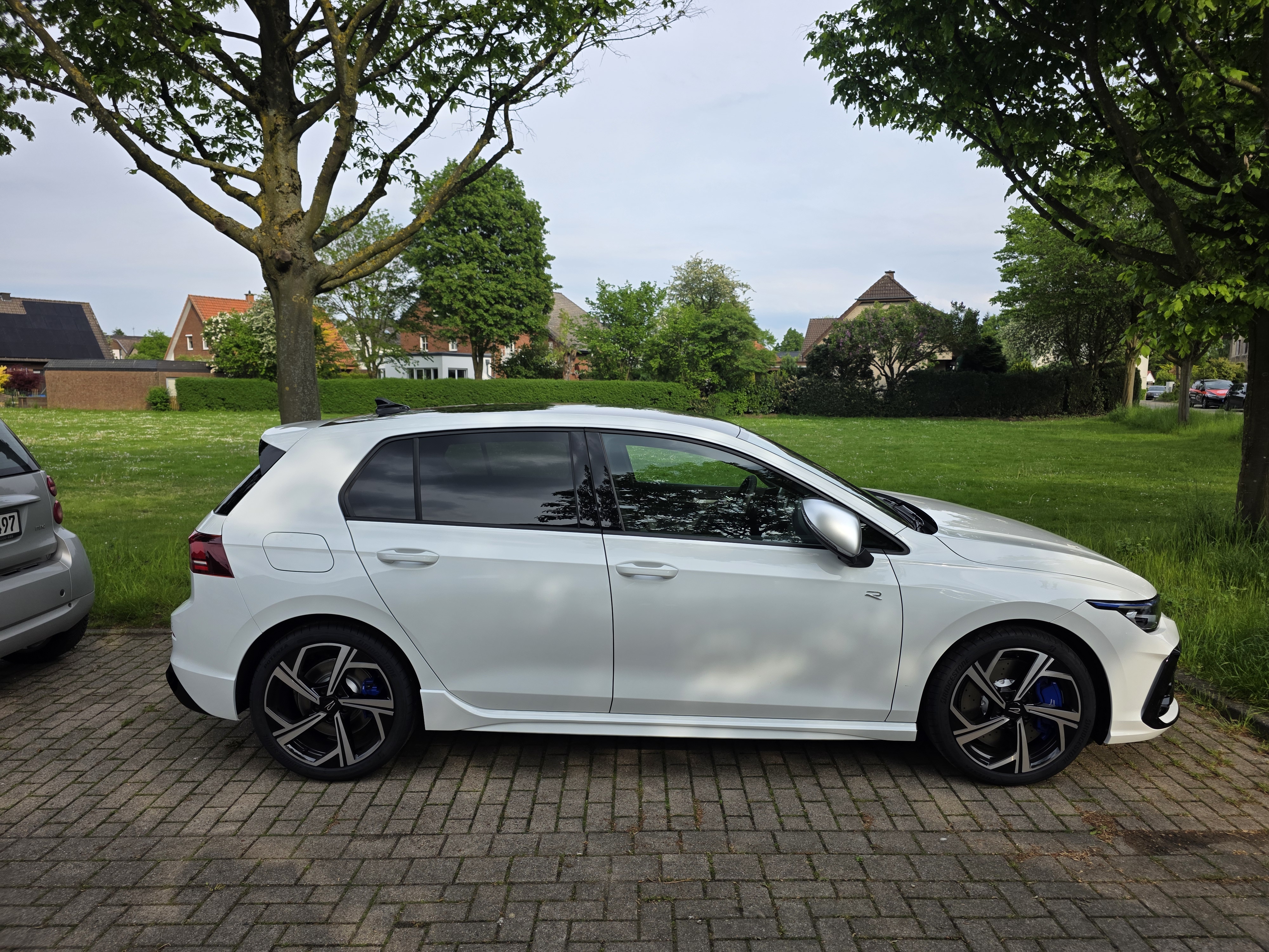 Volkswagen Golf R – Bild 2